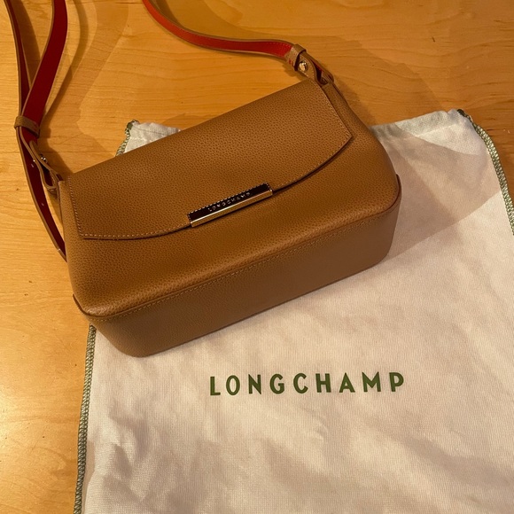 Longchamp Handbags - Longchamp leather crossbody